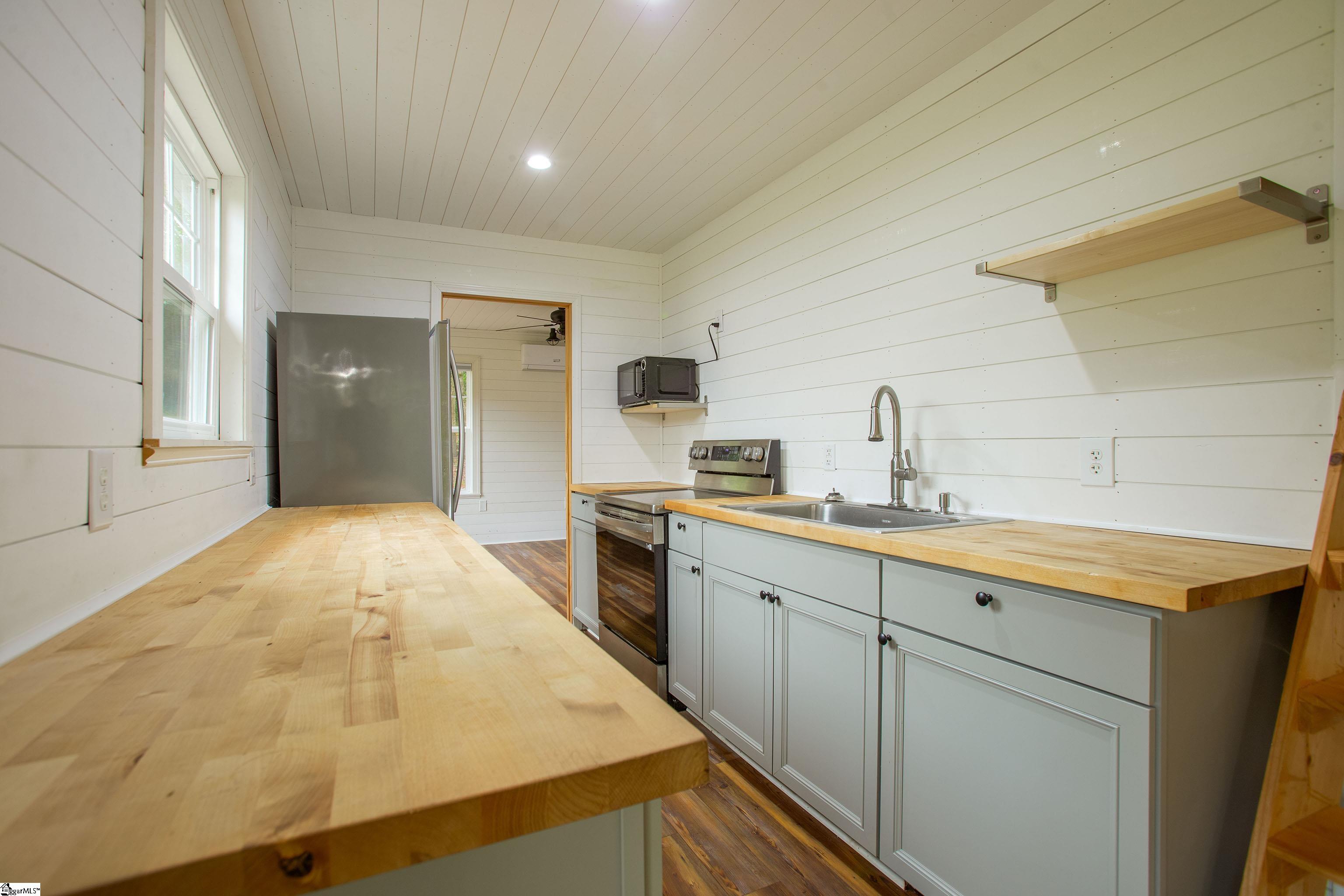 492 Edgewater Road Woodruff, SC 29388 - Photo 9 of 40