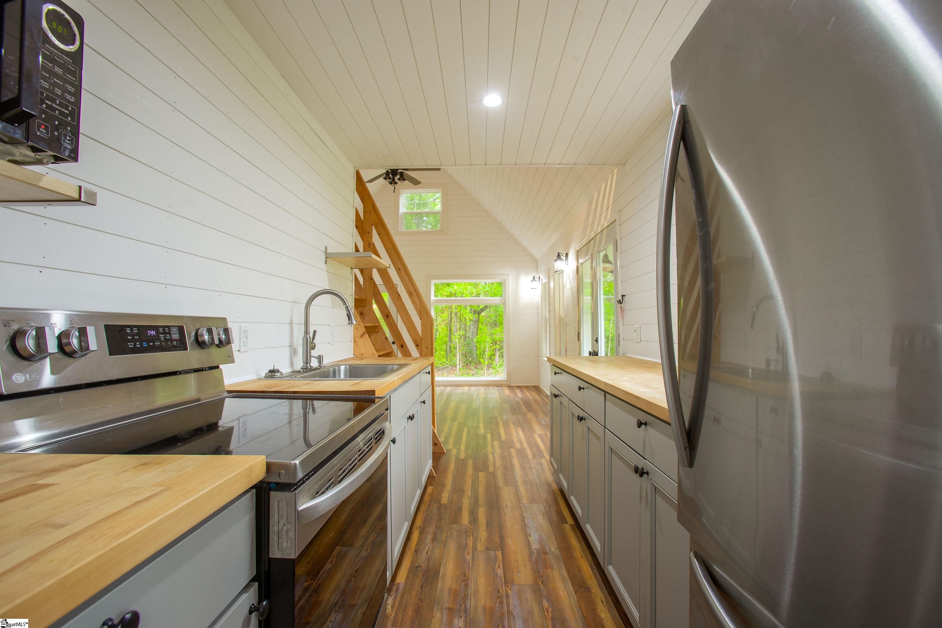 492 Edgewater Road Woodruff, SC 29388 - Photo 10 of 40