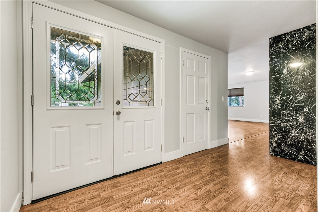14503 178th Avenue Southeast Renton, WA 98059 - Photo 4 of 24