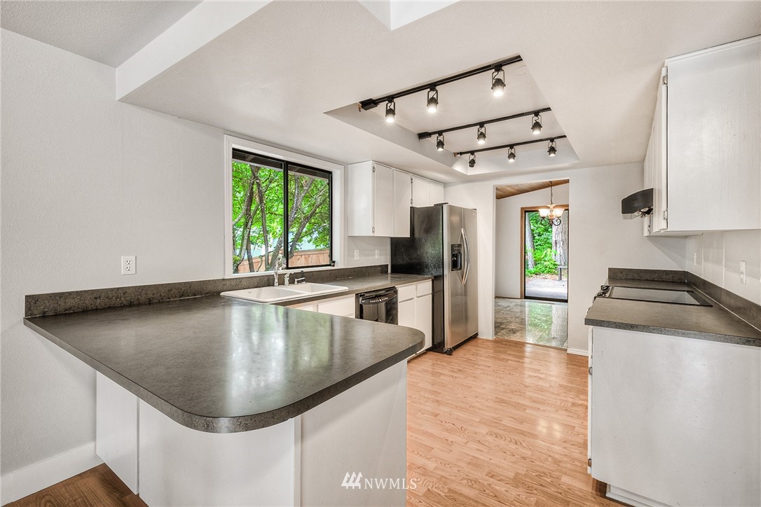 14503 178th Avenue Southeast Renton, WA 98059 - Photo 9 of 24