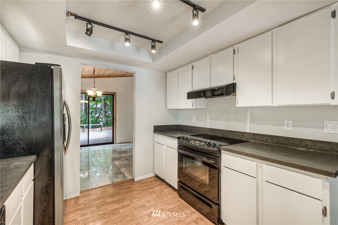 14503 178th Avenue Southeast Renton, WA 98059 - Photo 10 of 24