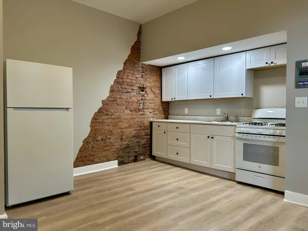 $1,200 | 229 East King Street, Unit 2, Lancaster, PA 17602