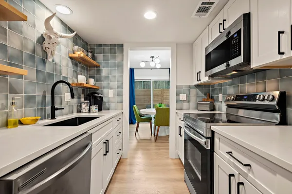 $2,600 | 1206 Hollow Creek Drive, Unit 3, Austin, TX 78704