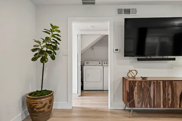 $2,600 | 1206 Hollow Creek Drive, Unit 3, Austin, TX 78704