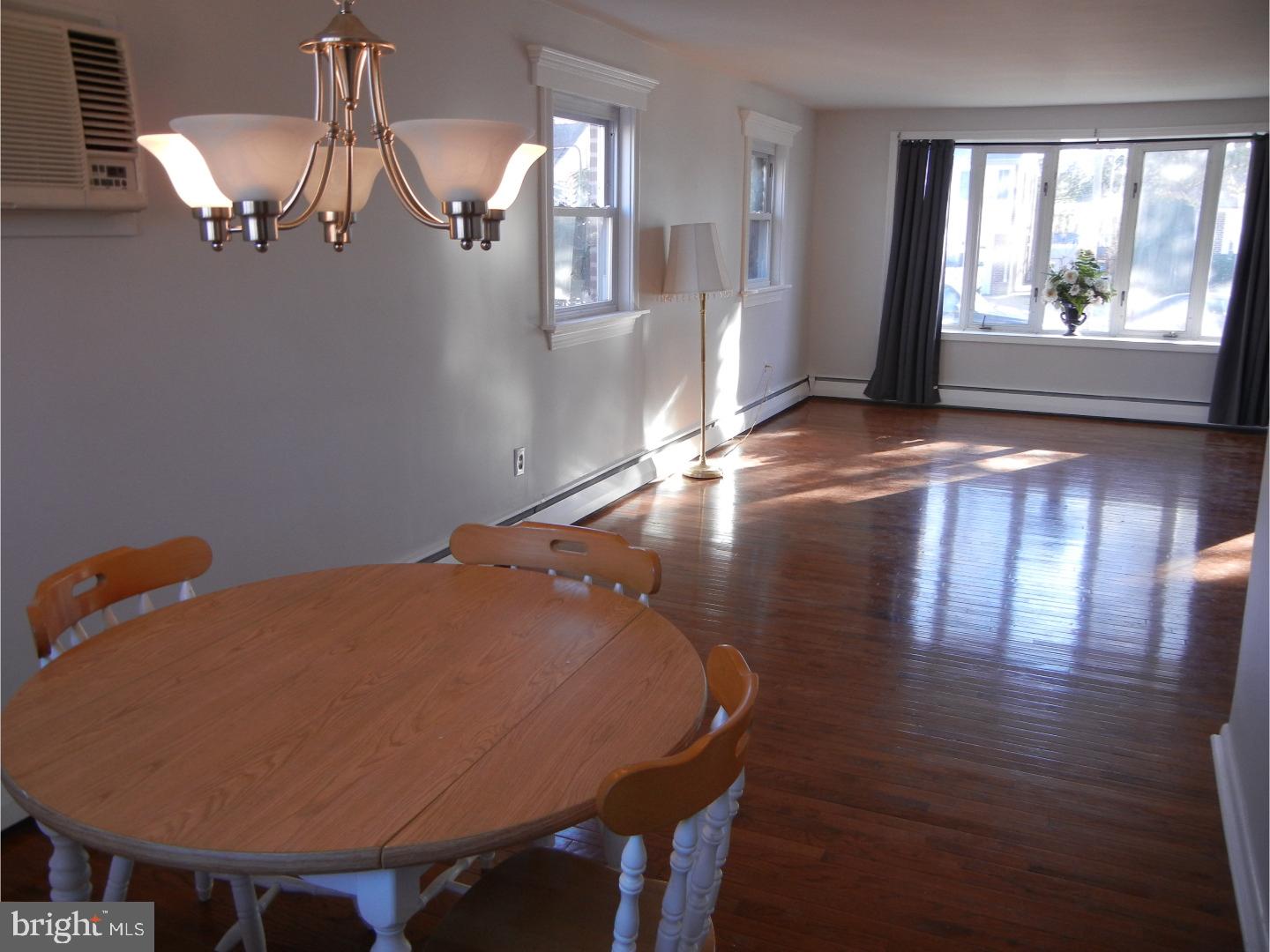 323 Parham Road Springfield, PA 19064 - Photo 4 of 19
