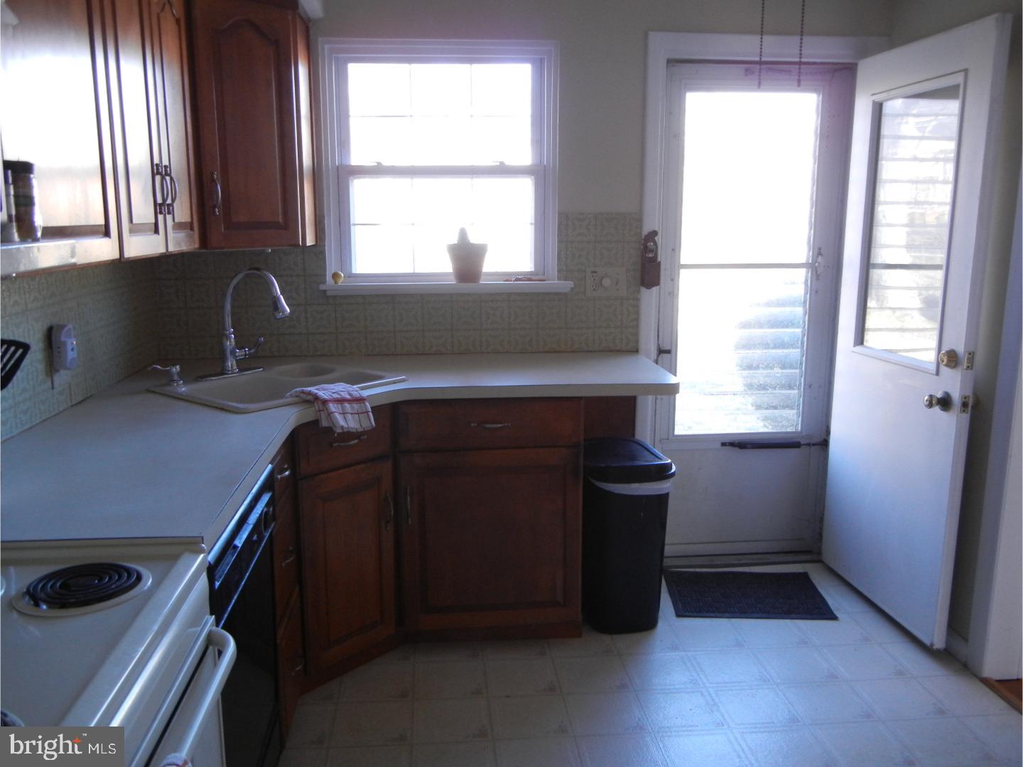 323 Parham Road Springfield, PA 19064 - Photo 7 of 19