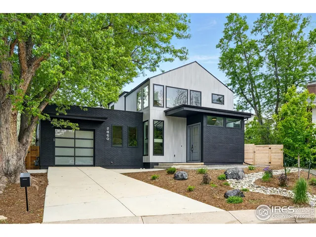 a house view with a outdoor space
