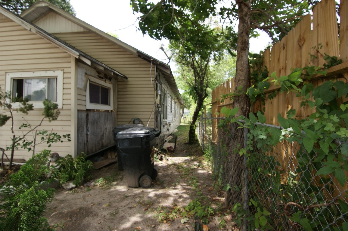 1265 Morris Street Houston, TX 77009 - Photo 1 of 21