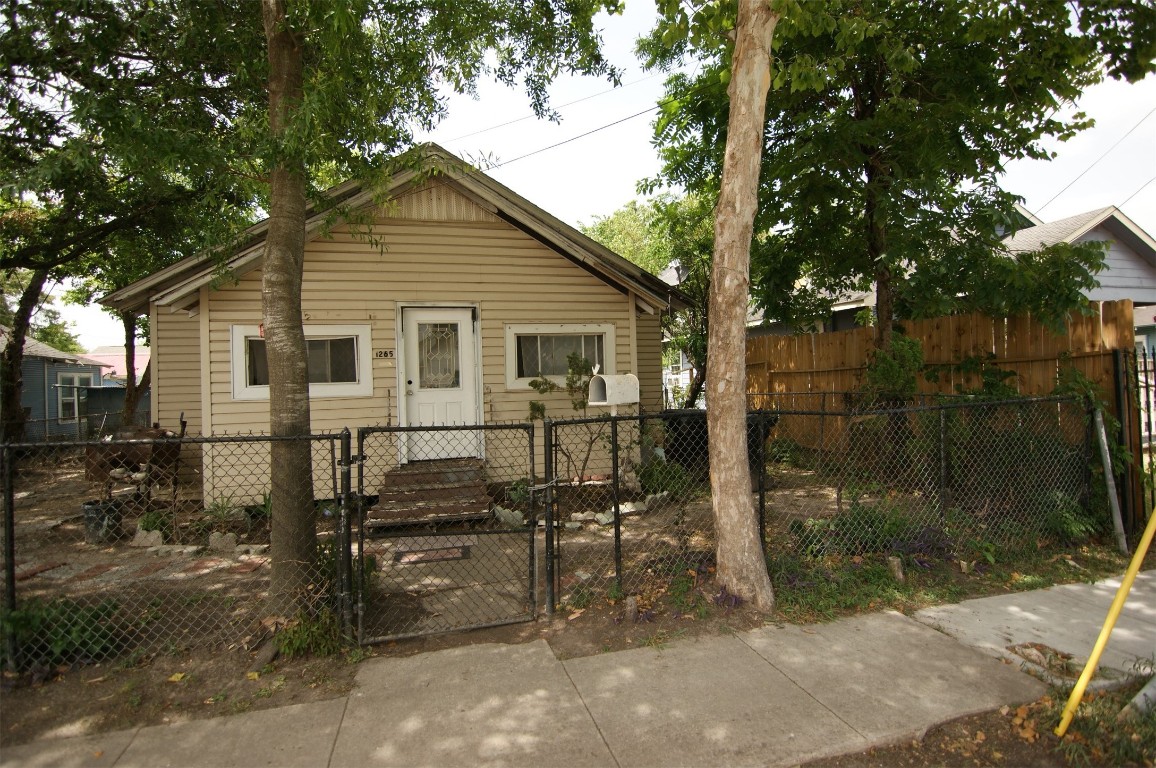 1265 Morris Street Houston, TX 77009 - Photo 7 of 21