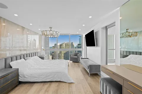 $2,995,000 | 90 Southwest 3rd Street, Unit PH15, Miami, FL 33130