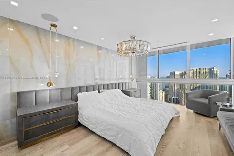 $2,995,000 | 90 Southwest 3rd Street, Unit PH15, Miami, FL 33130