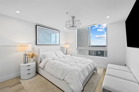 $2,995,000 | 90 Southwest 3rd Street, Unit PH15, Miami, FL 33130