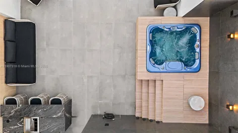 $2,995,000 | 90 Southwest 3rd Street, Unit PH15, Miami, FL 33130