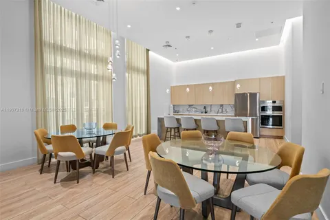 $2,995,000 | 90 Southwest 3rd Street, Unit PH15, Miami, FL 33130