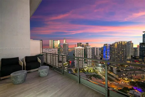 $2,995,000 | 90 Southwest 3rd Street, Unit PH15, Miami, FL 33130