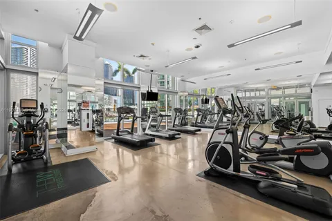 $2,995,000 | 90 Southwest 3rd Street, Unit PH15, Miami, FL 33130