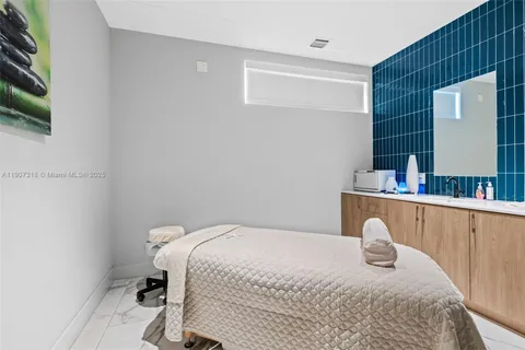 $2,995,000 | 90 Southwest 3rd Street, Unit PH15, Miami, FL 33130