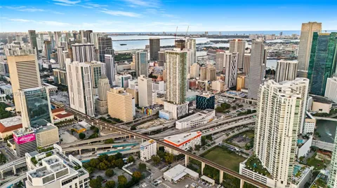 $2,995,000 | 90 Southwest 3rd Street, Unit PH15, Miami, FL 33130