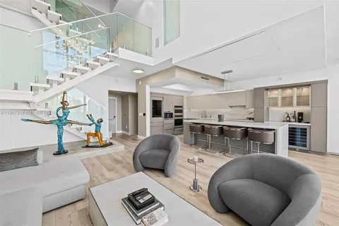 $2,995,000 | 90 Southwest 3rd Street, Unit PH15, Miami, FL 33130