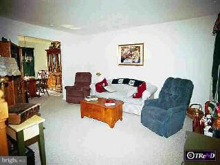 147 Bainbridge Circle Sinking Spring, PA 19608 - Photo 4 of 6