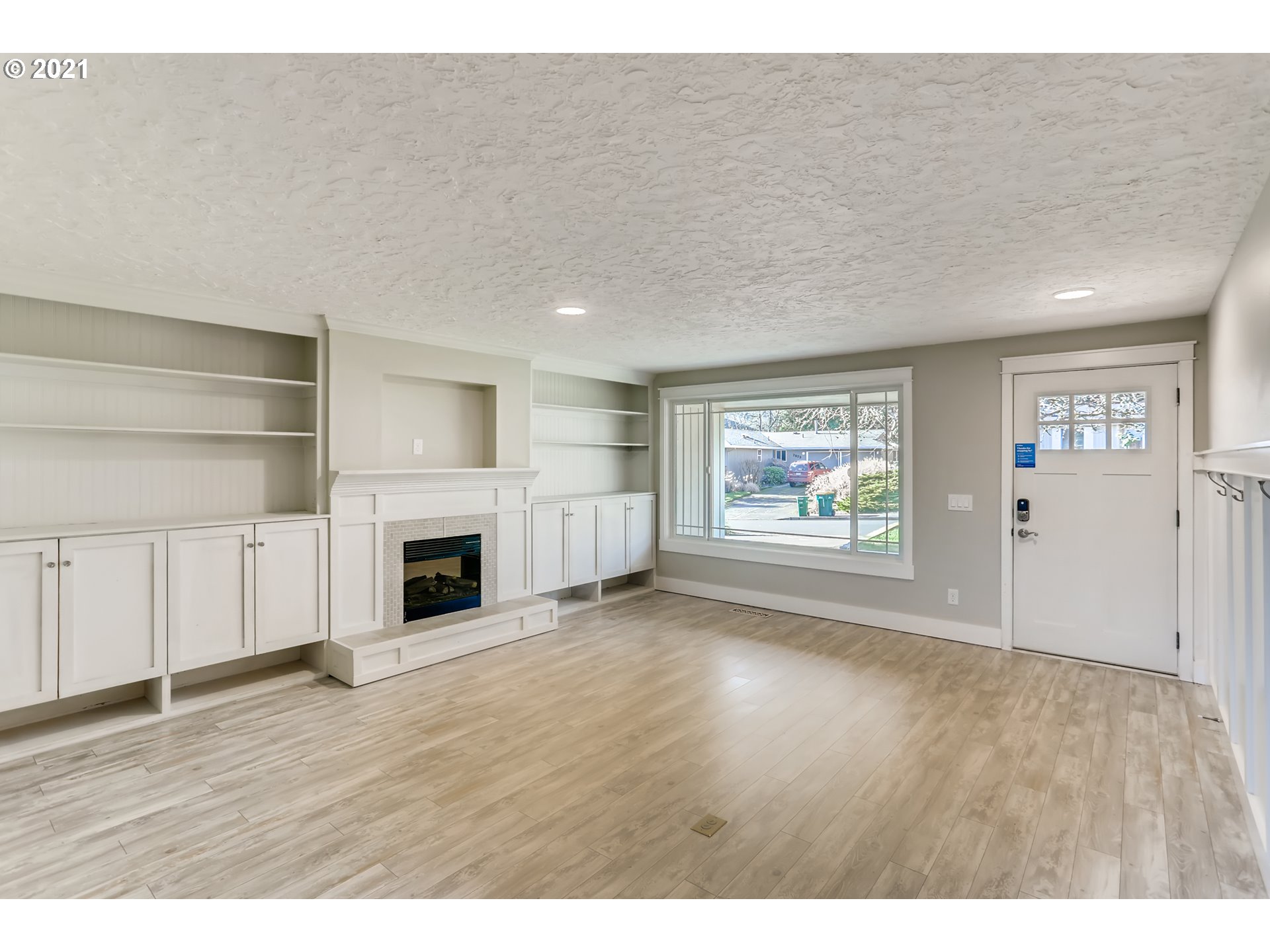 7848 Southwest 166th Place Beaverton, OR 97007 - Photo 6 of 32 Gallery Image 6