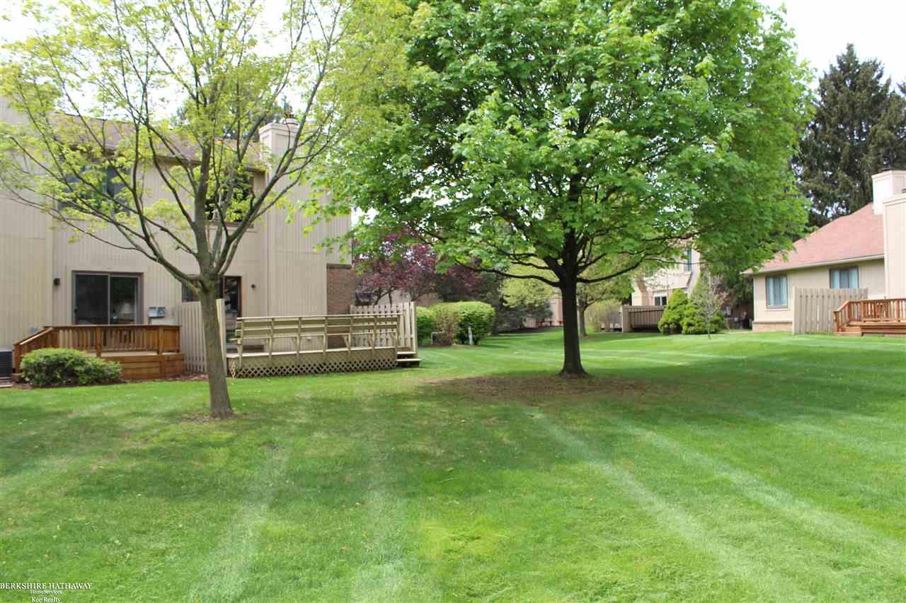 625 Byron Court Rochester Hills, MI 48307 - Photo 4 of 34