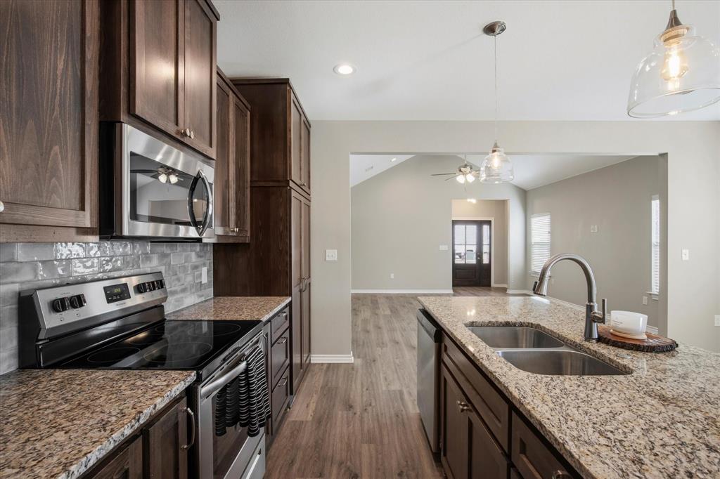 508 Goodjohn Street Collinsville, TX 76233 - Photo 11 of 31