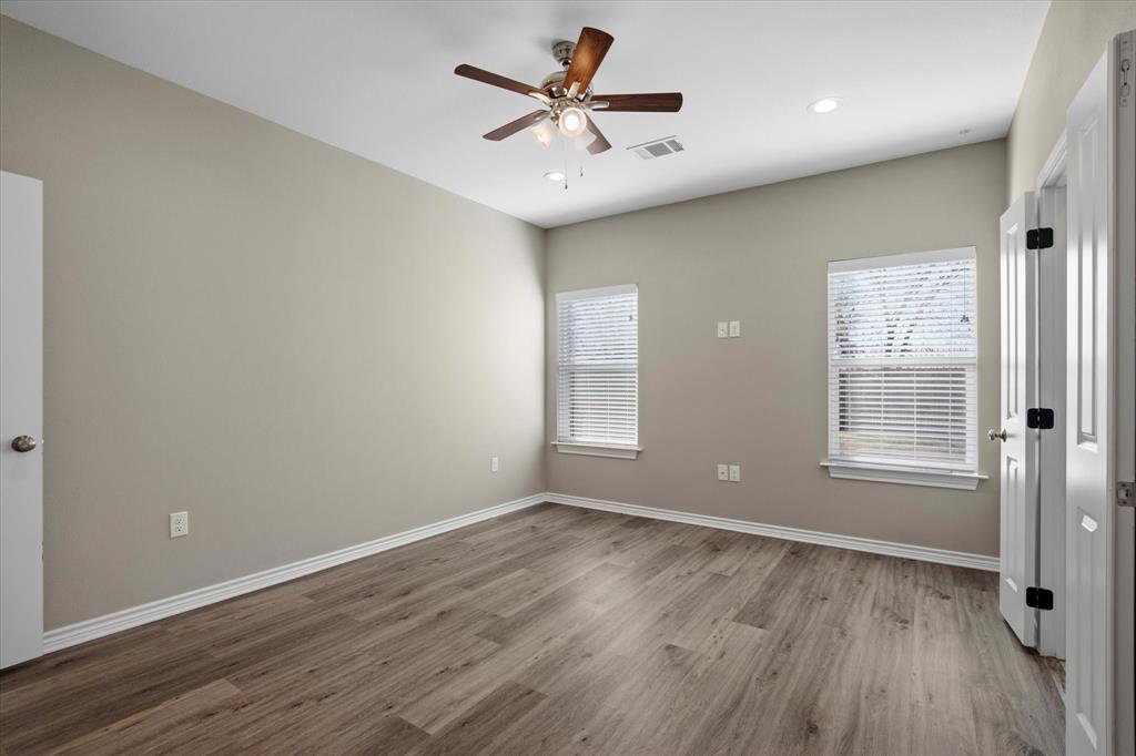 508 Goodjohn Street Collinsville, TX 76233 - Photo 17 of 31