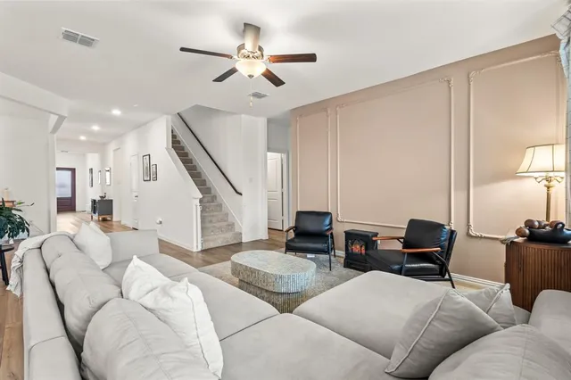 $2,400 | 1733 Lake Grove Drive, Little Elm, TX 75068