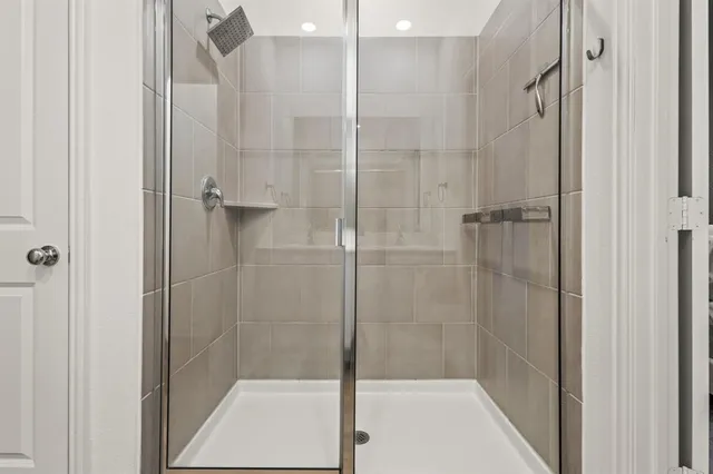 $2,400 | 1733 Lake Grove Drive, Little Elm, TX 75068