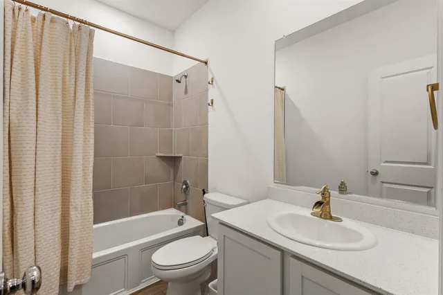 $2,400 | 1733 Lake Grove Drive, Little Elm, TX 75068