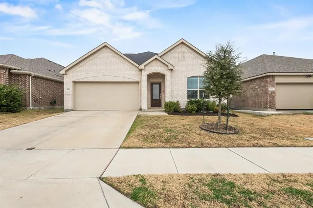 $2,400 | 1733 Lake Grove Drive, Little Elm, TX 75068