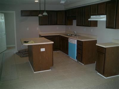 717 Williams Road Nicholasville, KY 40356 - Photo 13 of 13 kitchen with island and ceramic tile