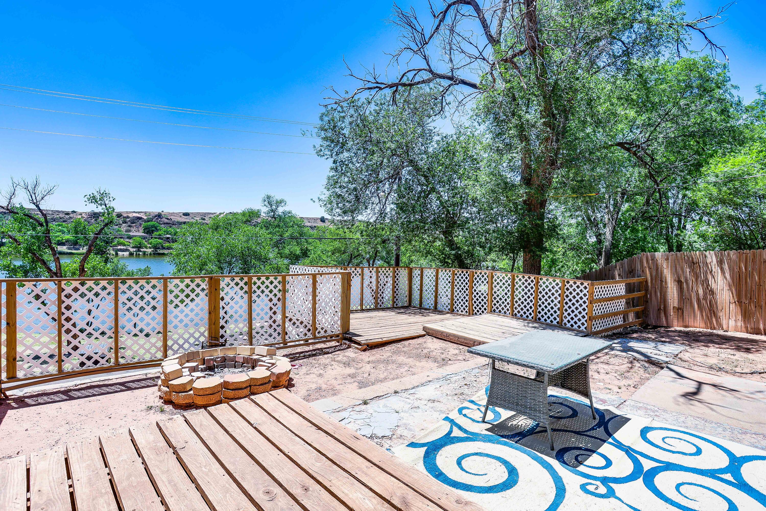 68 Pony Express Trail Lubbock, TX 79404 - Photo 3 of 15 a view of a patio on the deck