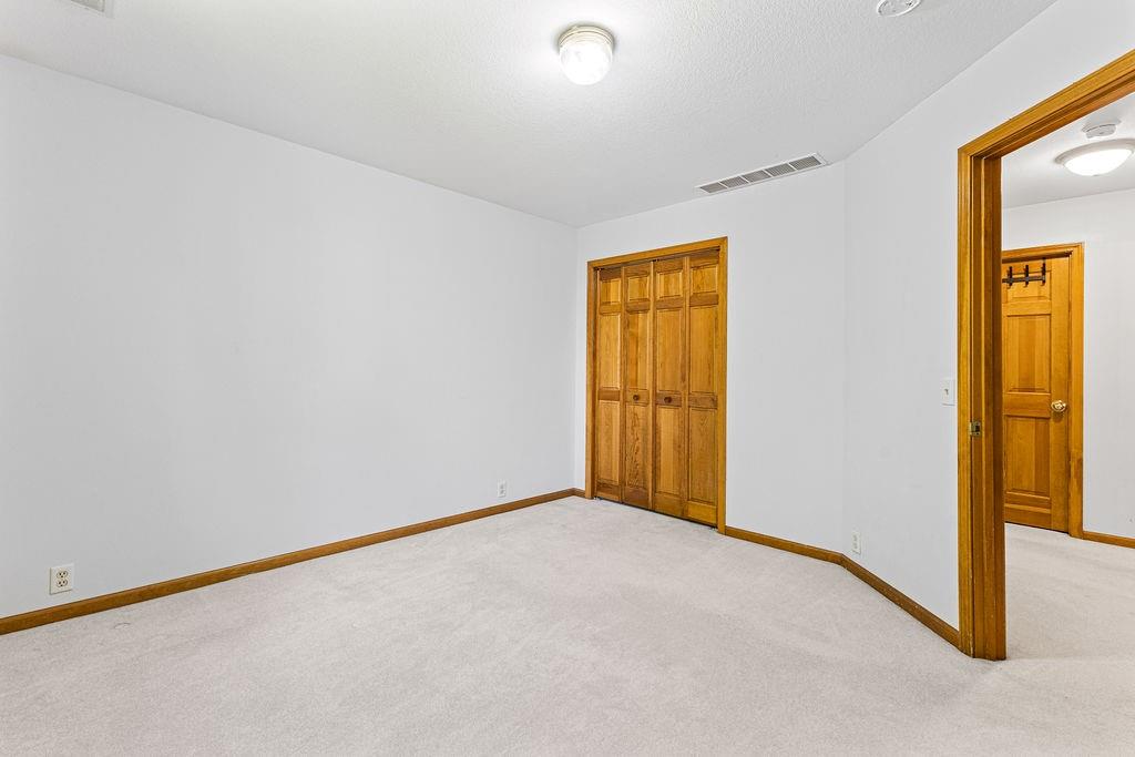 403 North Leonard Road St. Joseph, MO 64506 - Photo 35 of 63