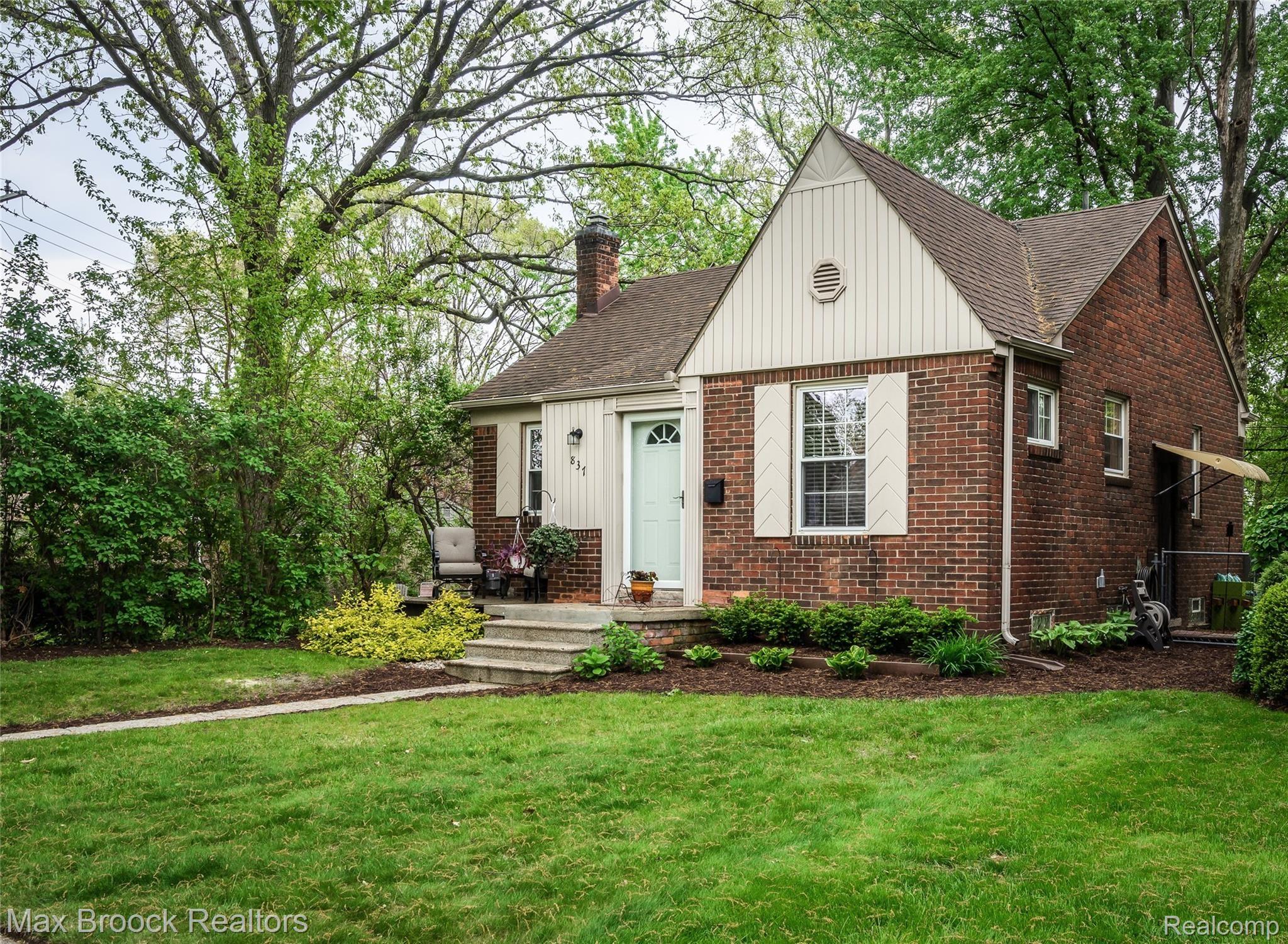 837 Marshfield Street Ferndale, MI 48220 - Photo 1 of 18 837 Marshfield