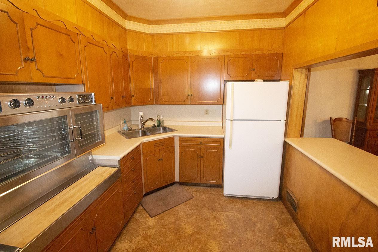 720 East 3rd Street Centralia, IL 62801 - Photo 13 of 31