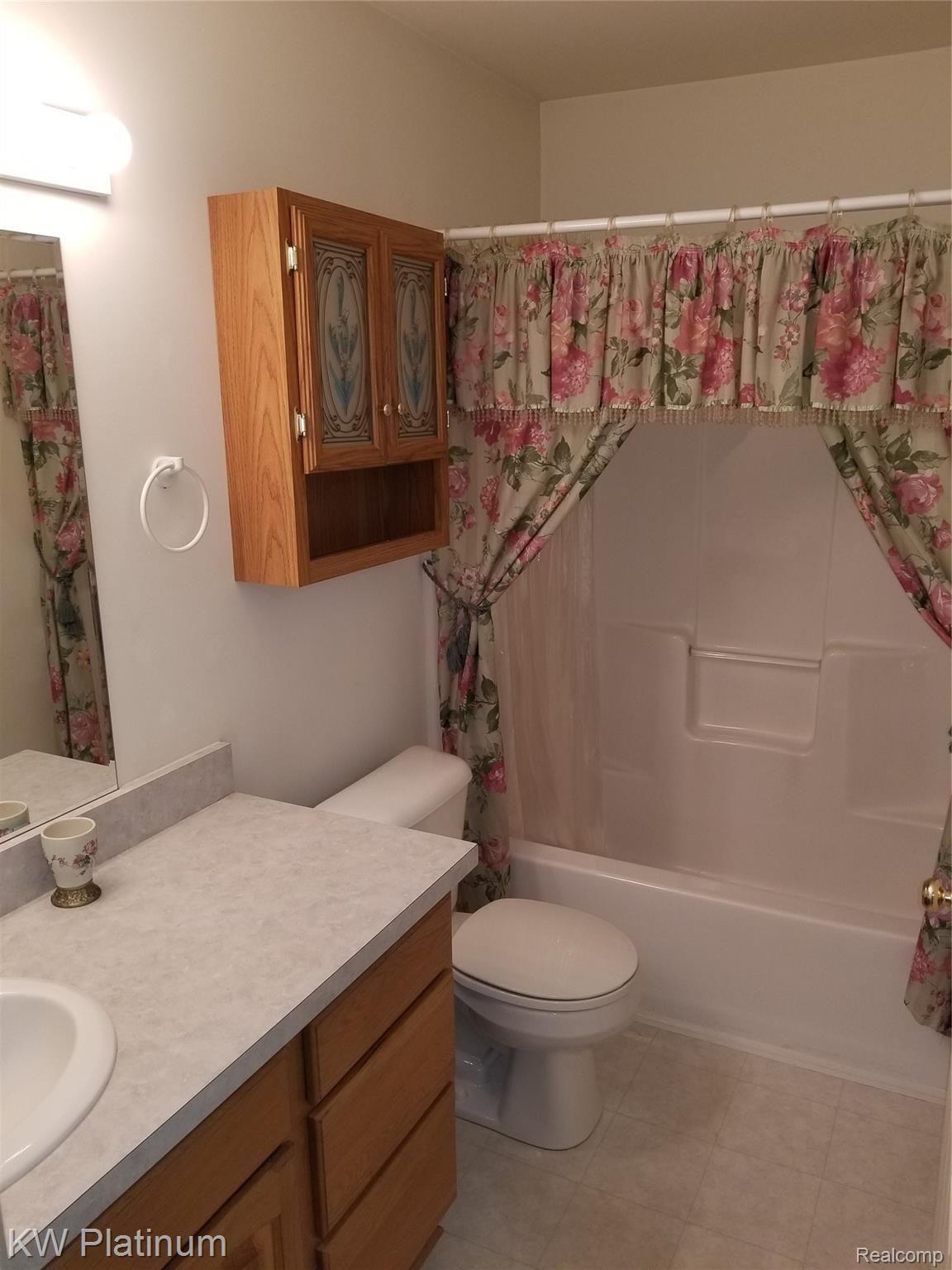 1310 Allen Road Smiths Creek, MI 48074 - Photo 7 of 27 MASTER BATH