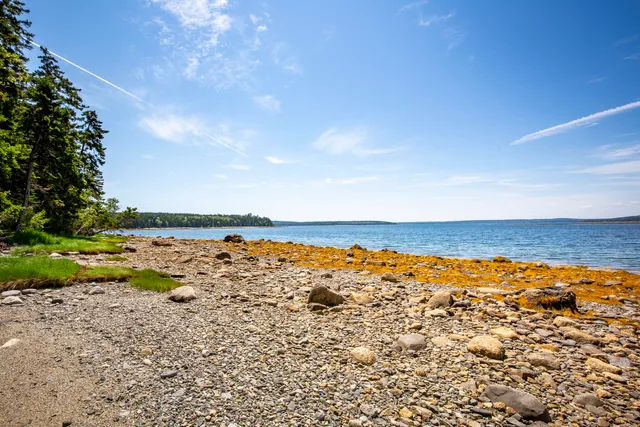 $949,000 | 1513 Newbury Neck Road, Surry, ME 04684