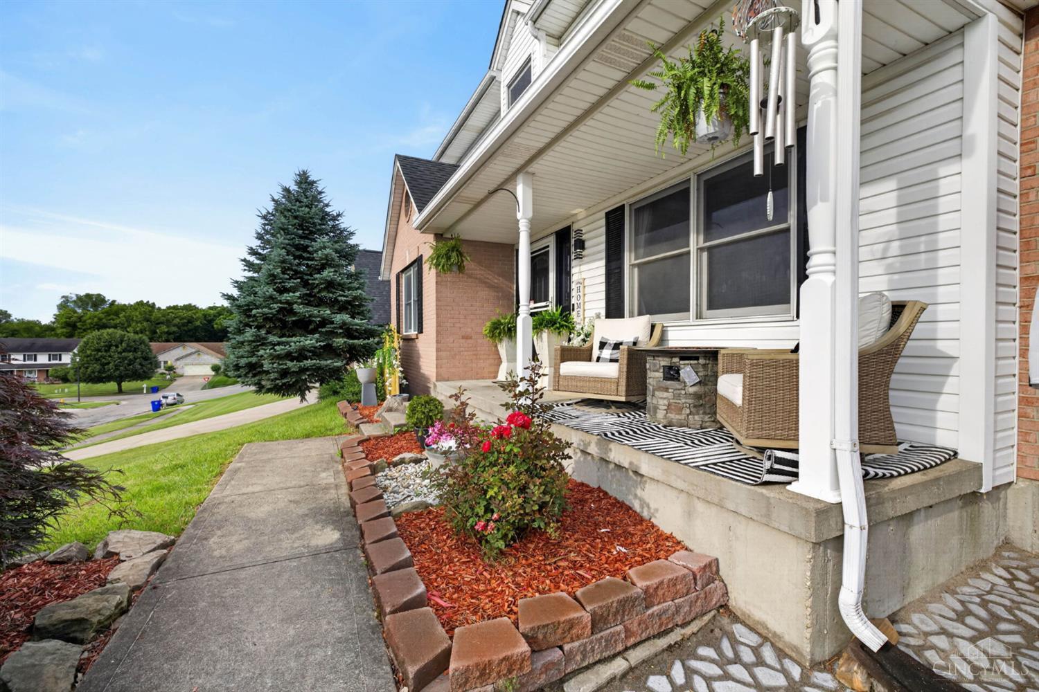 621 Orient Way Hamilton, OH 45013 - Photo 3 of 46