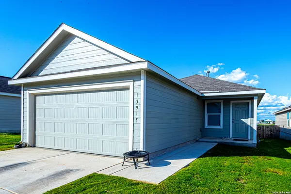 $1,950 | 13915 Bull Cove, San Antonio, TX 78252