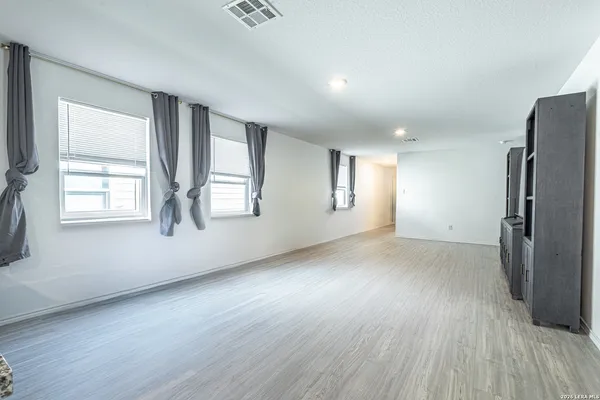 $1,950 | 13915 Bull Cove, San Antonio, TX 78252