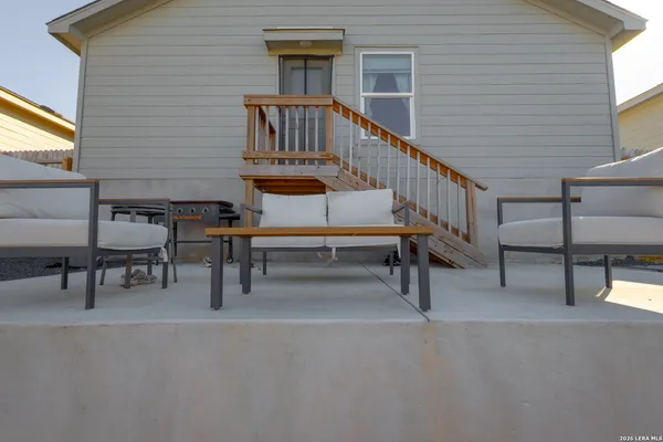 $1,950 | 13915 Bull Cove, San Antonio, TX 78252