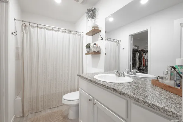 $1,950 | 13915 Bull Cove, San Antonio, TX 78252