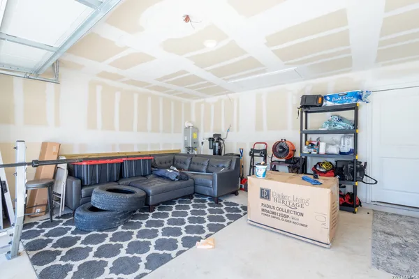 $1,950 | 13915 Bull Cove, San Antonio, TX 78252