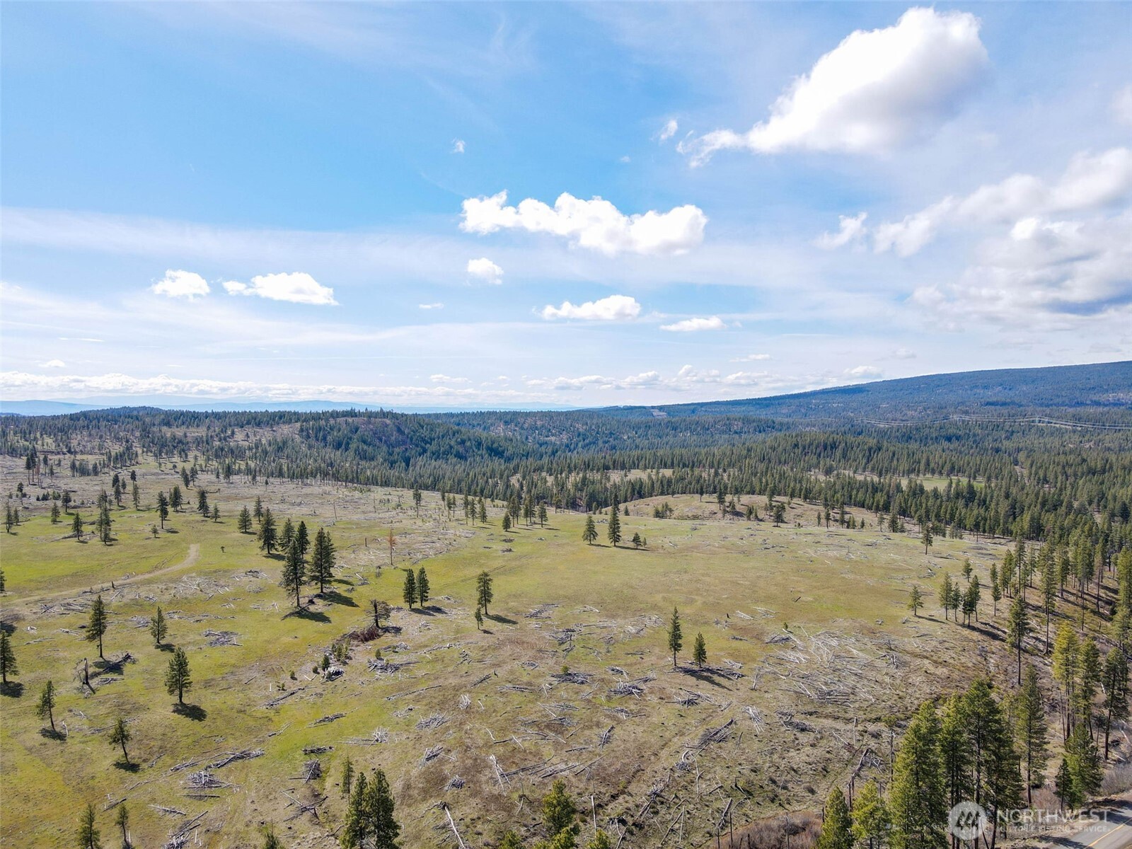 3 Box Canyon Road Goldendale, WA 98620 - Photo 2 of 5 a view of a lake with a mountain