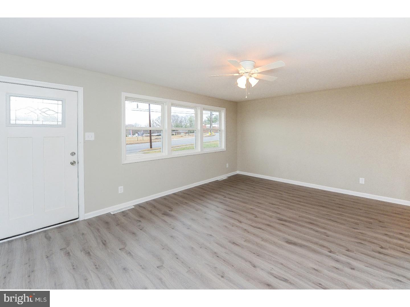 234 Ogden Road Wenonah, NJ 08090 - Photo 8 of 18 Living Room