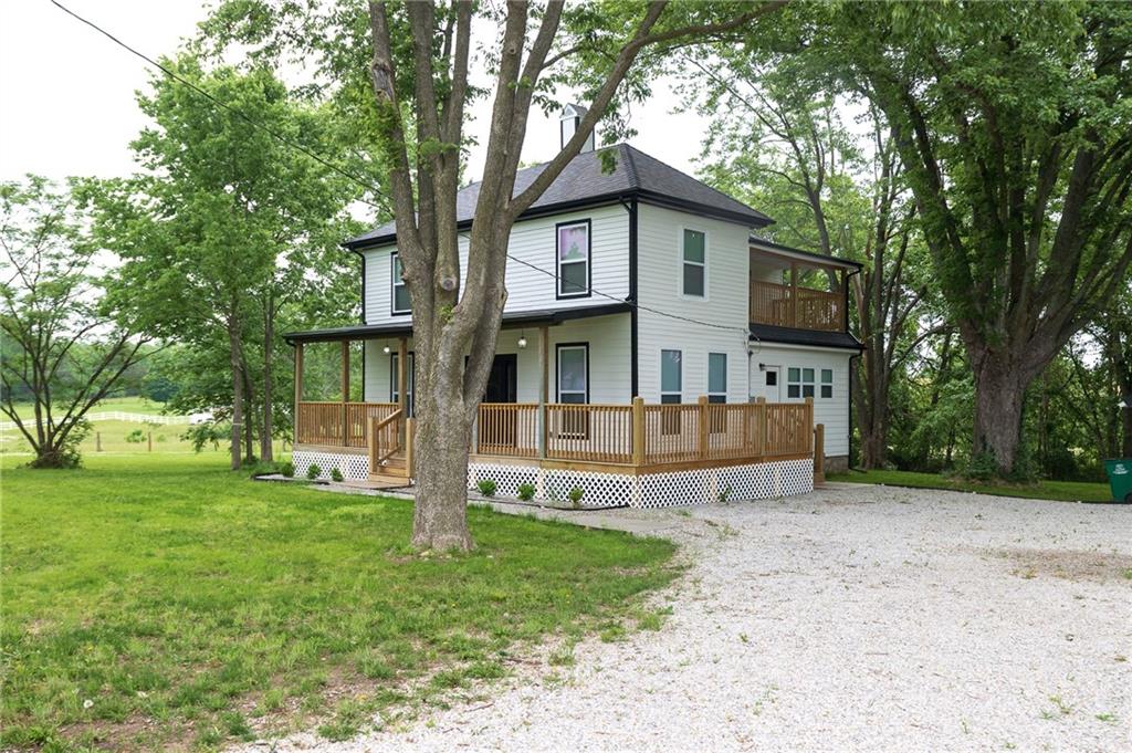 21195 South Woodland Road Spring Hill, KS 66083 - Photo 2 of 41