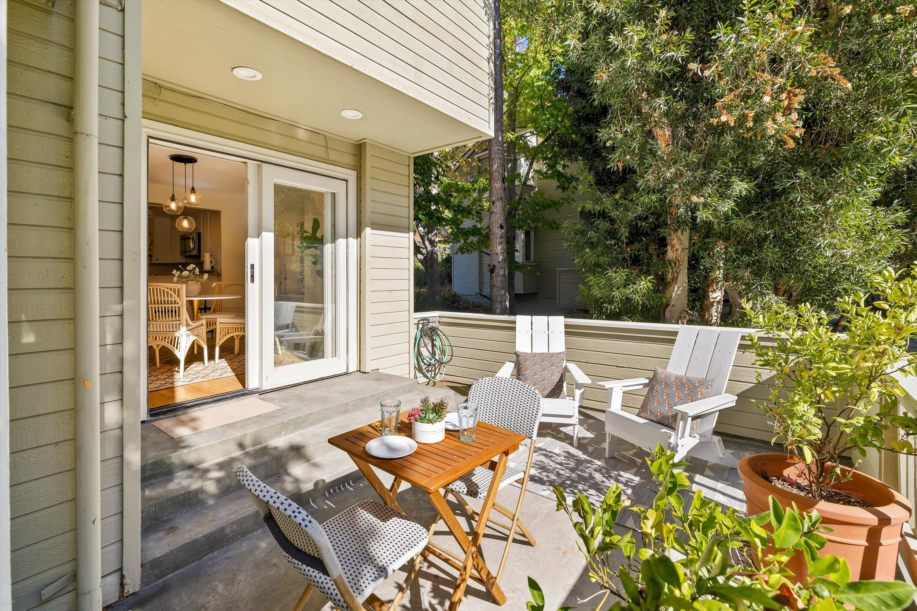931 Weldon Road Santa Barbara, CA 93109 - Photo 13 of 32 a outdoor space with furniture