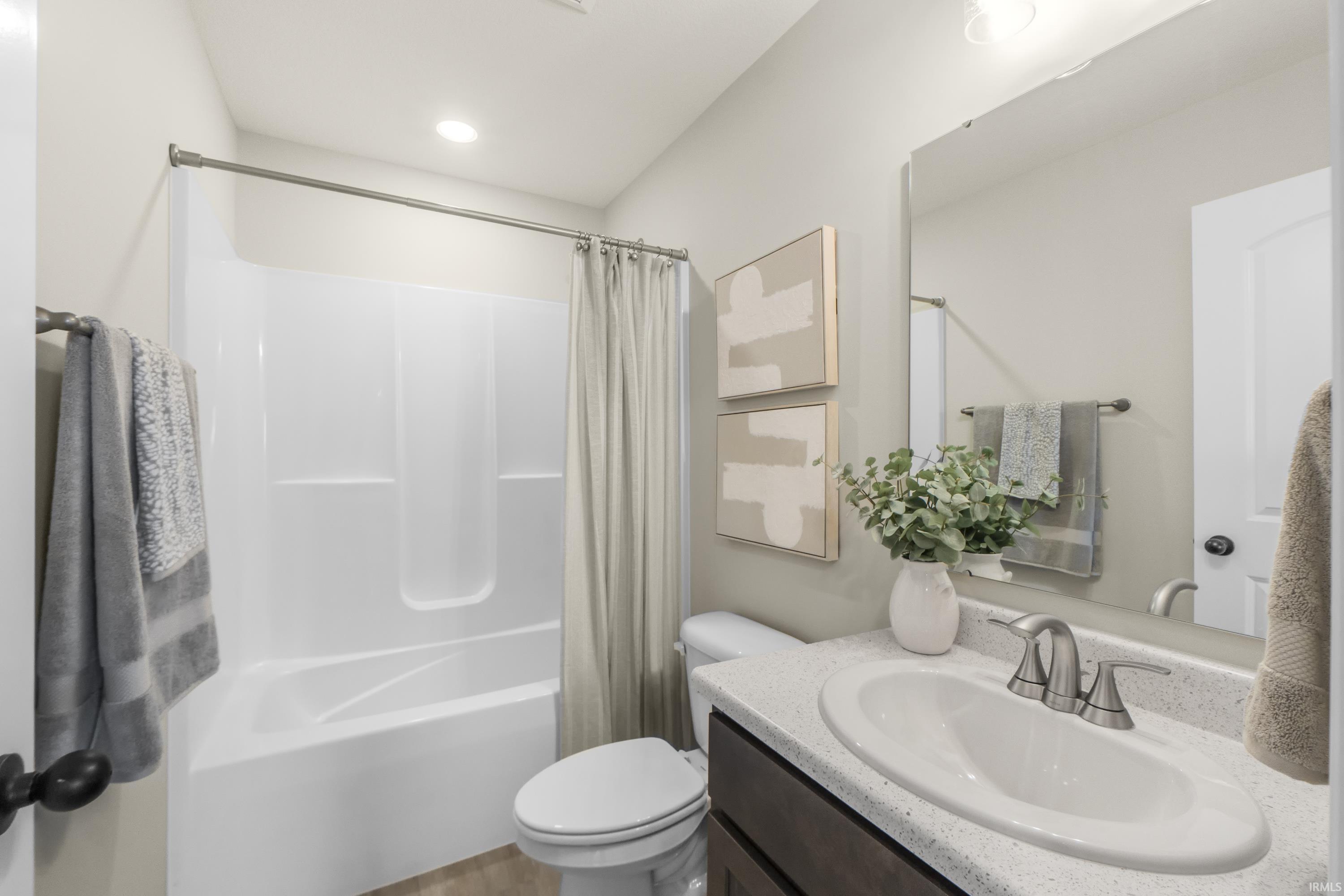 12624 Memory Lane Fort Wayne, IN 46818 - Photo 3 of 19